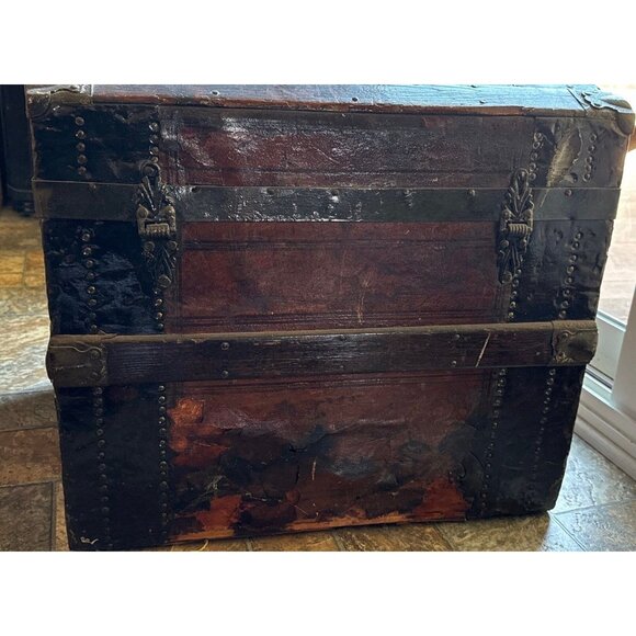 Antique 1899 Wescott Express Co. Domed Steamer Trunk Graphics & Inside Divided - Picture 4 of 10